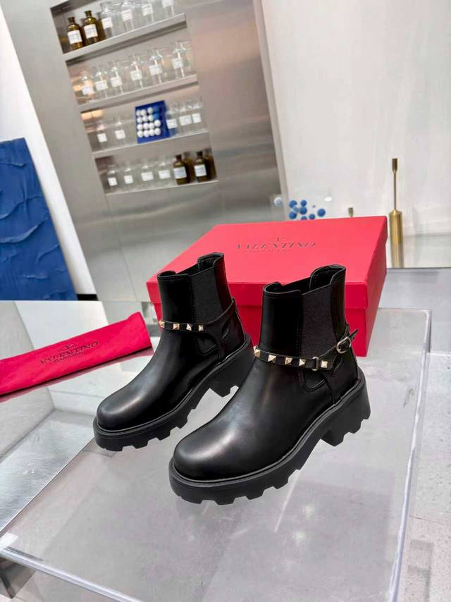 Factory p Official website synchronized Valentino