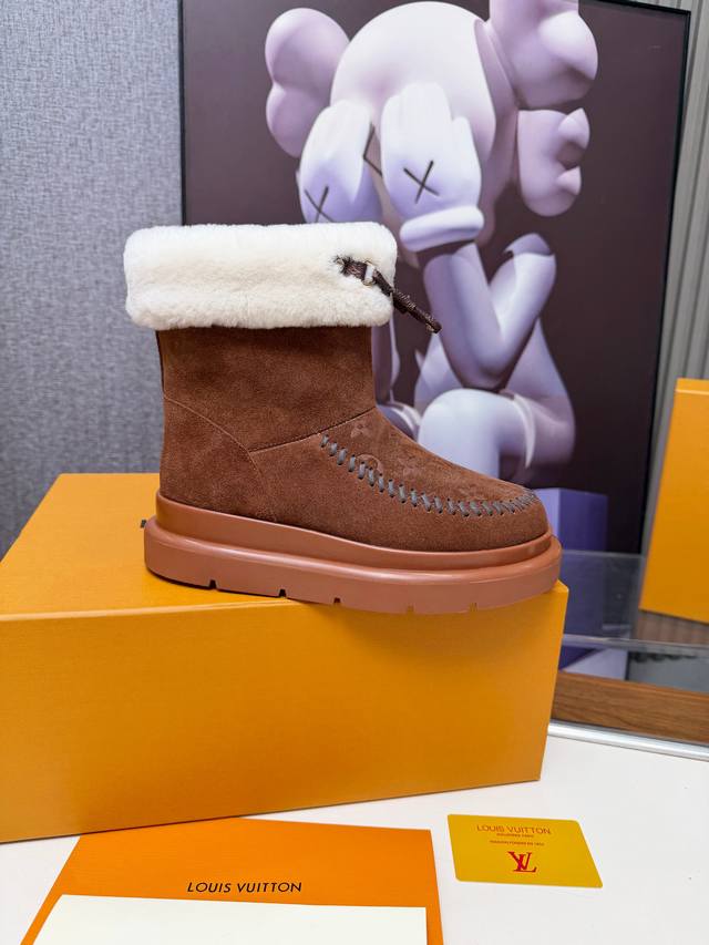 Size: 35-42 Size 42 is custom-made and non-refundable. Louis Vuitton Fall/Winter