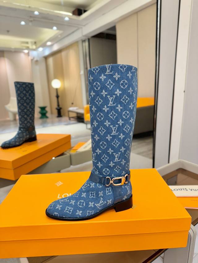 Price p: LV (Louis Vuitton) Autumn/Winter Chelsea 16-inch Martin Boots, updated