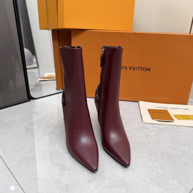 Short style p Long style p680 Louis Vuitton Fall/Winter New Pointed Toe Boots Up