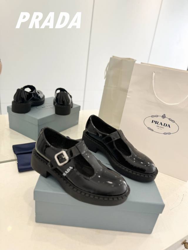 Factory direct price top-tier Prada openwork T-strap upper, Mary Jane British r