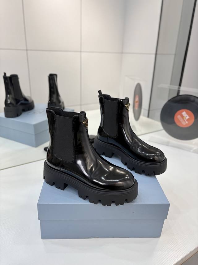 Factory price Prada new sole Martin boots Recently received incredible praise fo