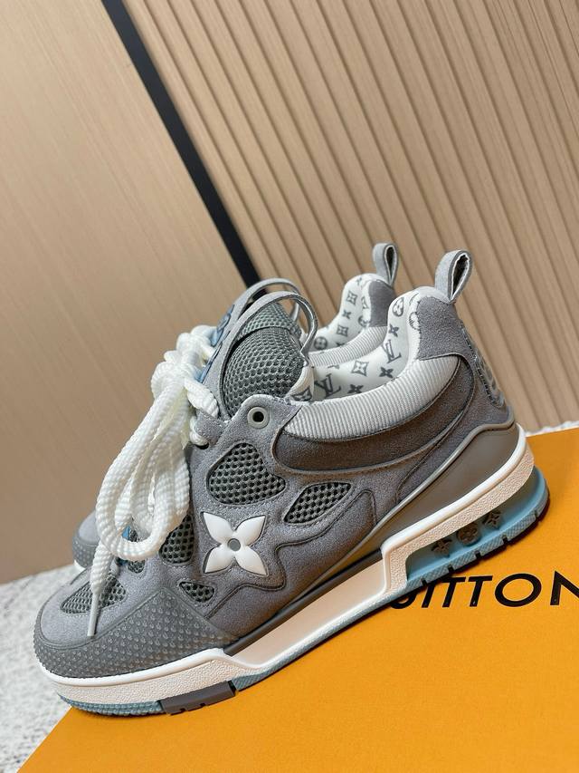 Factory direct wholesale couple style: Sizes 35-46. High-end top-quality versio