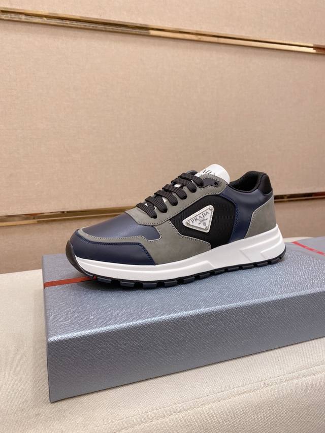 Factory price. High-quality Prada men's shoes with official box. Popular style,