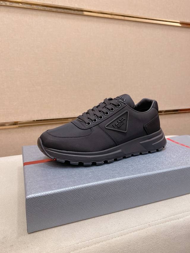 Factory direct price. High-quality Prada men's shoes with official box. Popular