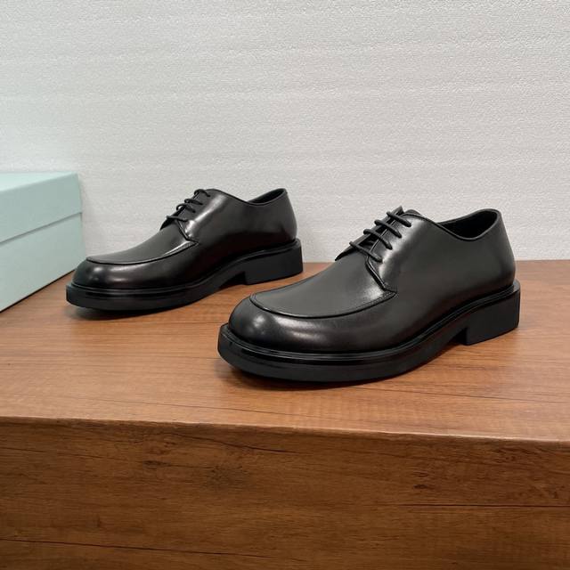 Prada Men's New Leather Lace-up Derby Shoes These derby shoes exude elegance an