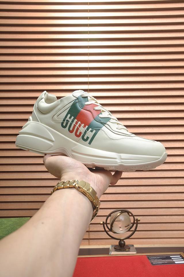 Factory Price. Gucci Couple Style, Top-Quality Version. Selling simultaneously