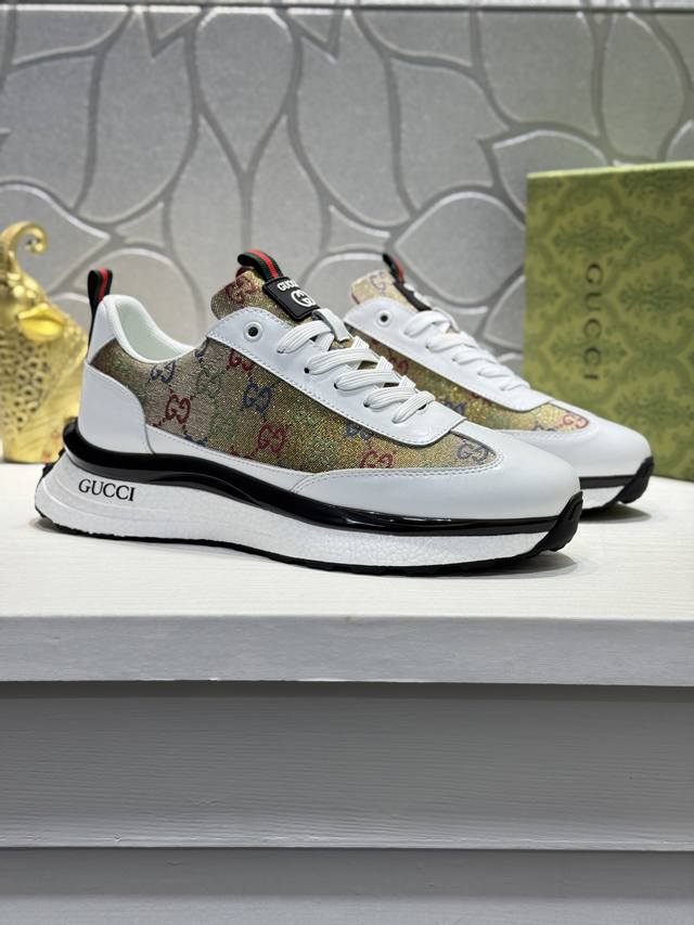 Gucc* Gucci! Official global debut! The upper features a monogrammed design with