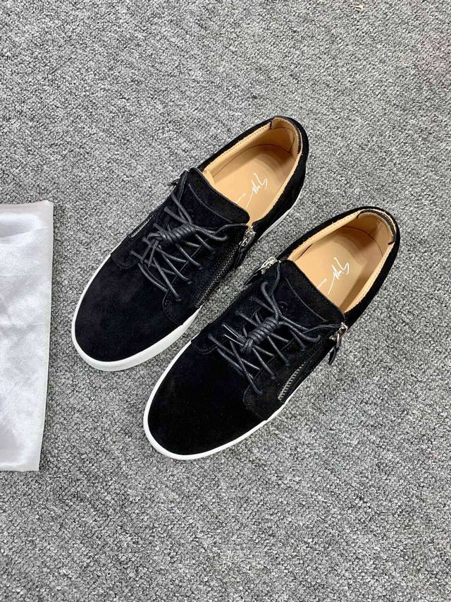 Custom-made item at a fixed price, low-top black, latest and highest quality ve