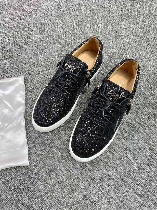 Custom-made item at a fixed price, low-top black Giuseppe Zanotti! Latest and h