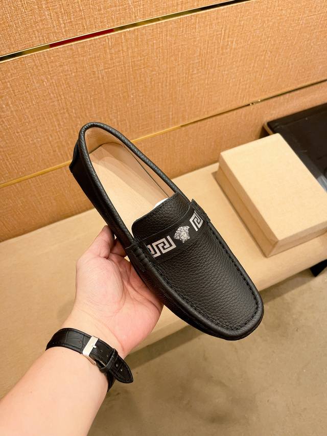 This is a high-end, popular casual business loafers/slip-on men's driving shoes