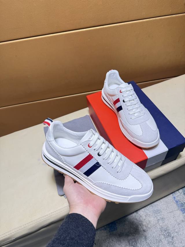 Exclusive first release of Tom's unique modern style sneakers. Authentic Italia