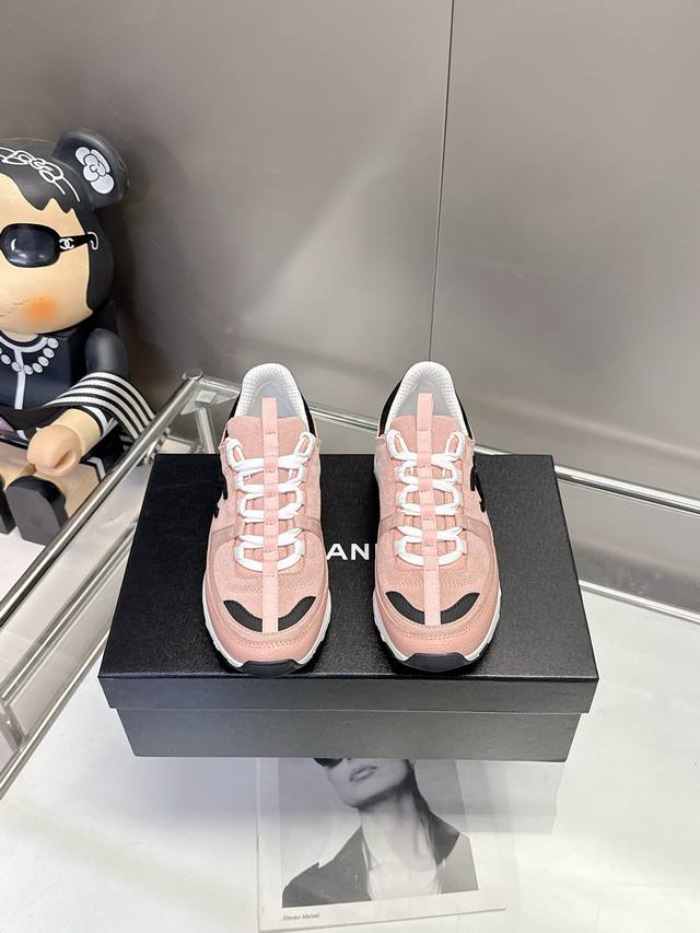 Factory price women's shoes, sports shoes, original Chanel sports shoes. Availab