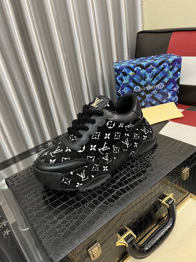 Factory Price (pp): Louis Vuitto New High-Top Sports and Casual Shoes, imported