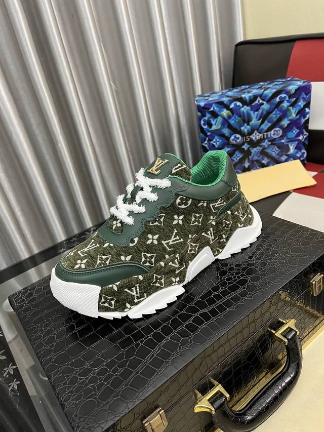 Factory Price (pp): Louis Vuitto New High-Top Sports and Casual Shoes, imported