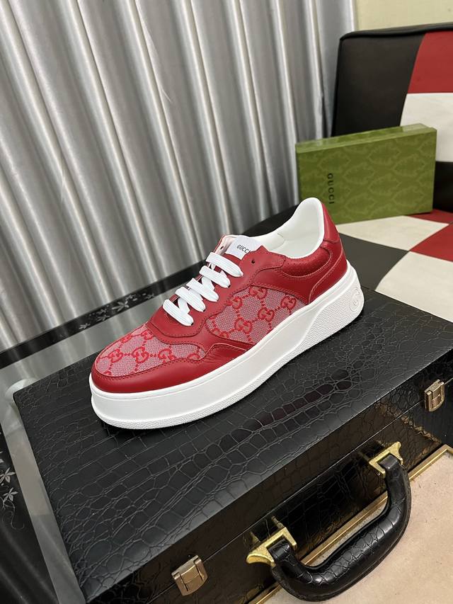 Factory Price (pp): Gucci's latest casual men's shoes, welcome to compare 1:1,