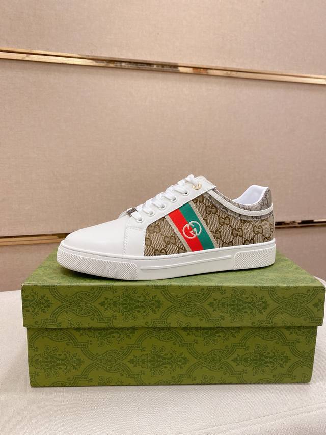 Gucci official website latest casual and fashionable men's shoes, a popular sty