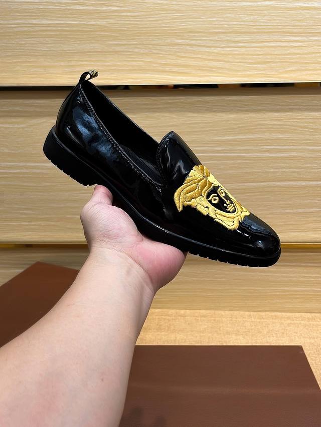 A genuine Versace brand, the same style worn by Hu Ge! New and popular style, h