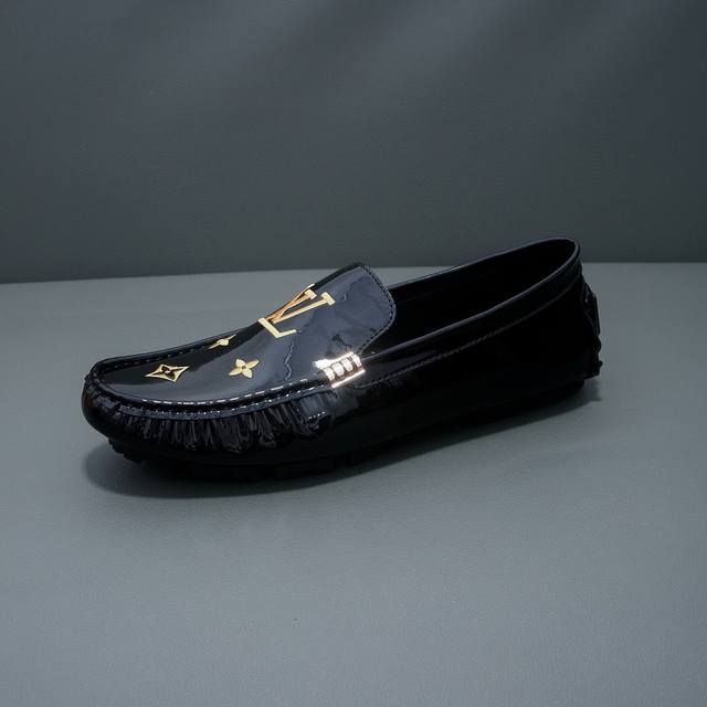 Lv Official Men's All-Season Business Casual Loafers, featuring the latest trend