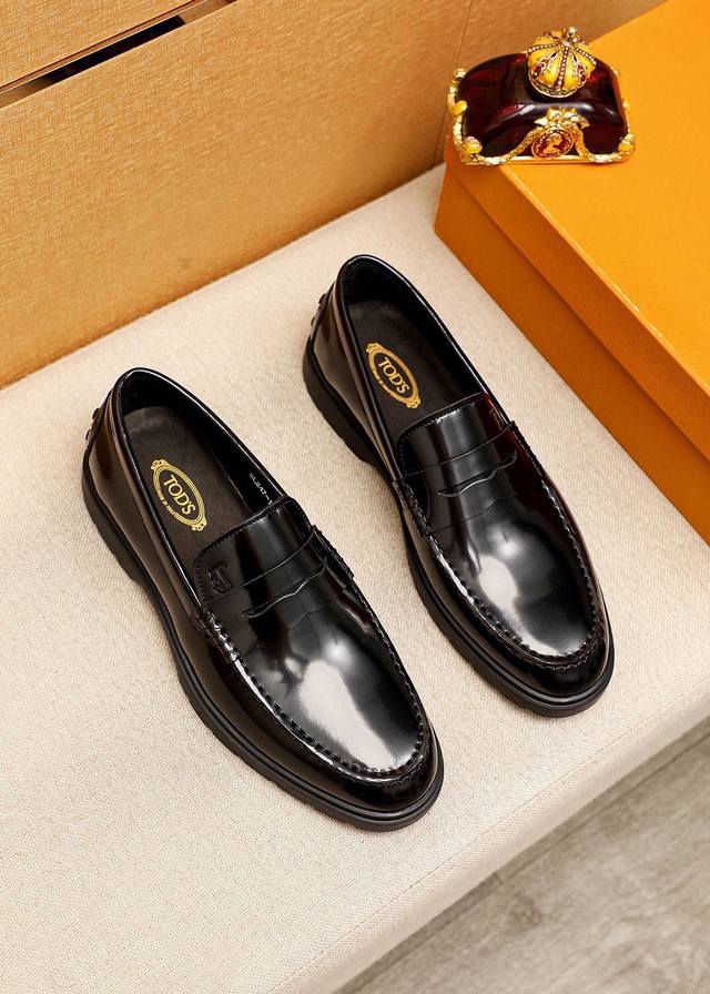 Product Trademark: Tods Casual Leather Shoes Sizes: 39-44, 38.45 (Custom Made) M