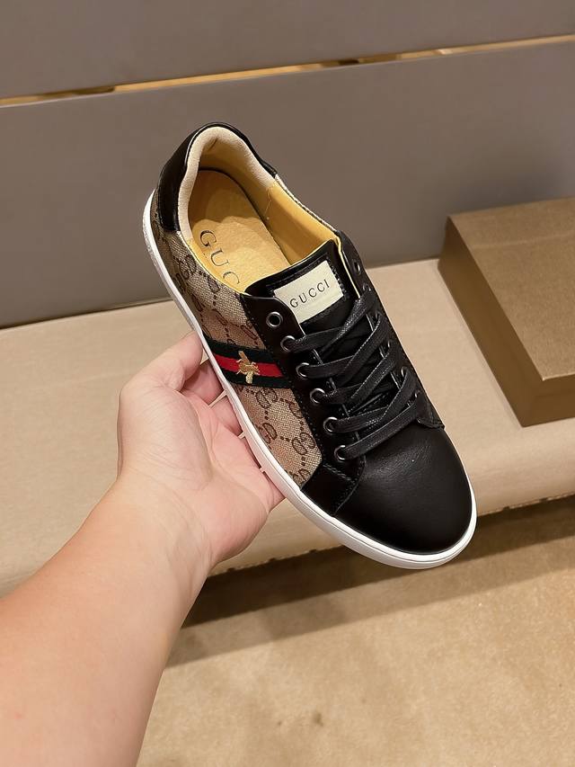 Gucci brand, official new style, 2025 Spring Paris Fashion Week runway look. A