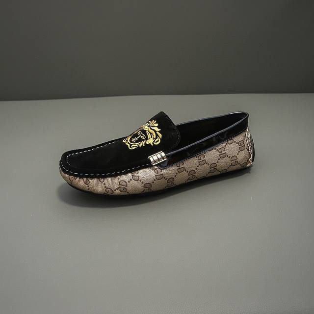 This is a genuine, official new model, a Versace-Gucci collaboration, limited t