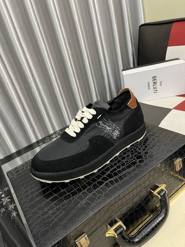 Factory Price (pp): Berlui hand-rubbed casual leather shoes, imported special c