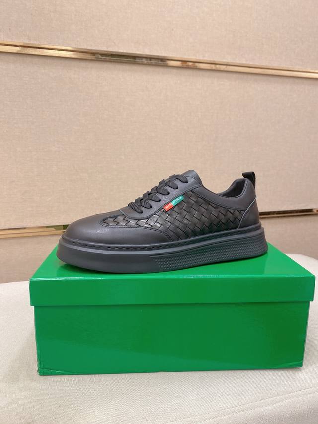 Factory direct price (Bv) Latest hot-selling casual men's shoes. Upper made of