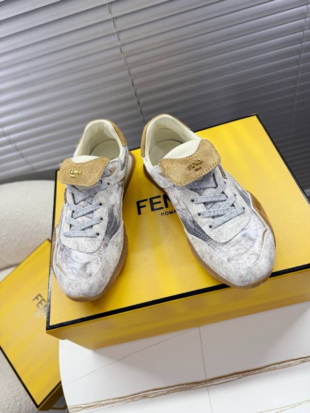 Fendi's latest couple's German training shoes; Cortez shoes; sneakers Recommend