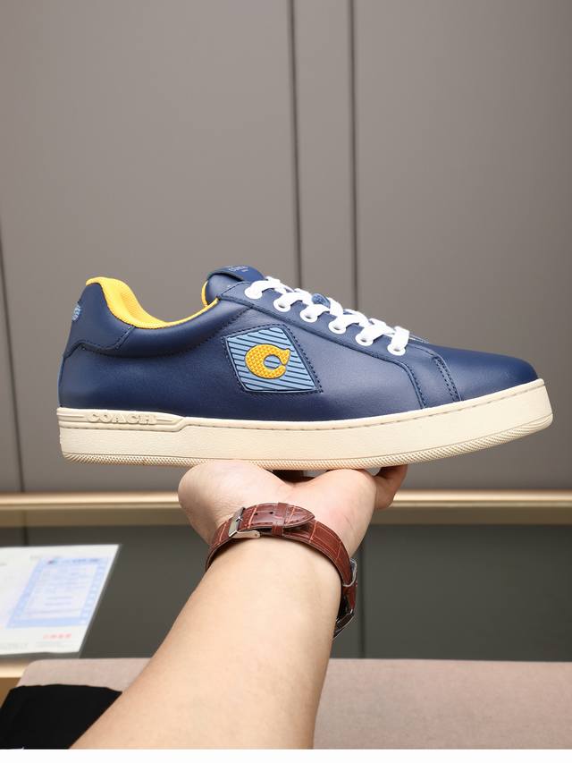 New Coach exclusive men's low-top casual lace-up sneakers, a versatile and styl