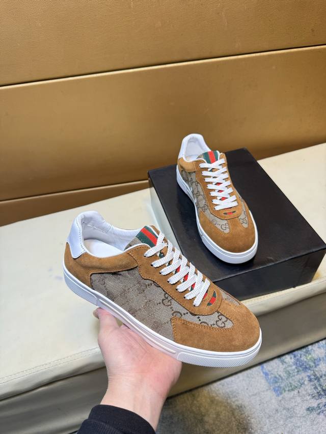 Original quality, exclusive first release: Gucci's unique modern style sneakers.