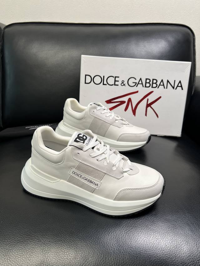 Dolce & Gabbana High-Quality Top-Tier Craftsmanship. This Dolce & Gabbana shoe f