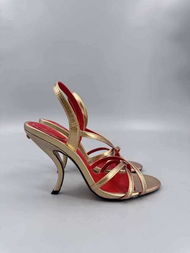 2026 Spring/Summer New Arrival Valentino High Heels with Open Toe and Straps (Of