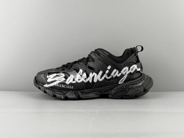 Made by a major manufacturer! Stable quality! Balenciaga Track 3.0, classic thir