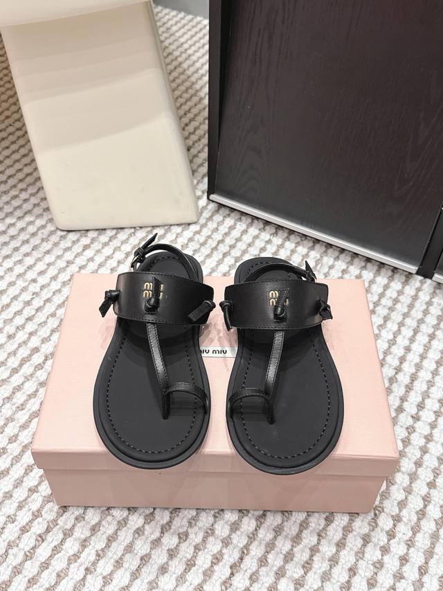 Retailer-grade Miumiu 2026S Early Spring New Fashion Flat Sandals Miumiu Autumn/
