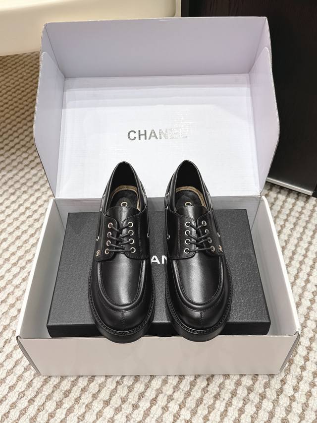 Retail-grade Chanel 26S Spring/Summer New Retro-Style Lace-up Loafers Following