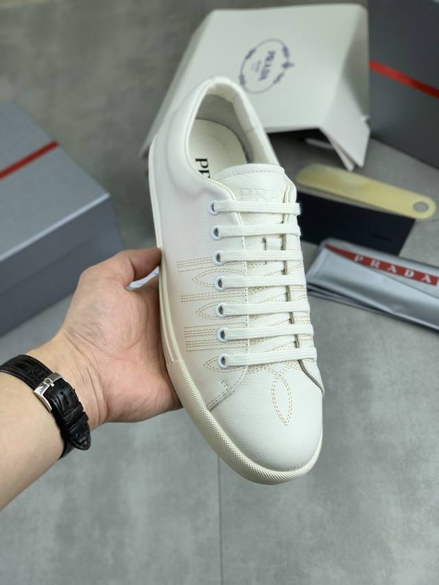 Factory direct price, latest official website hot-selling item, trendy Prada's f