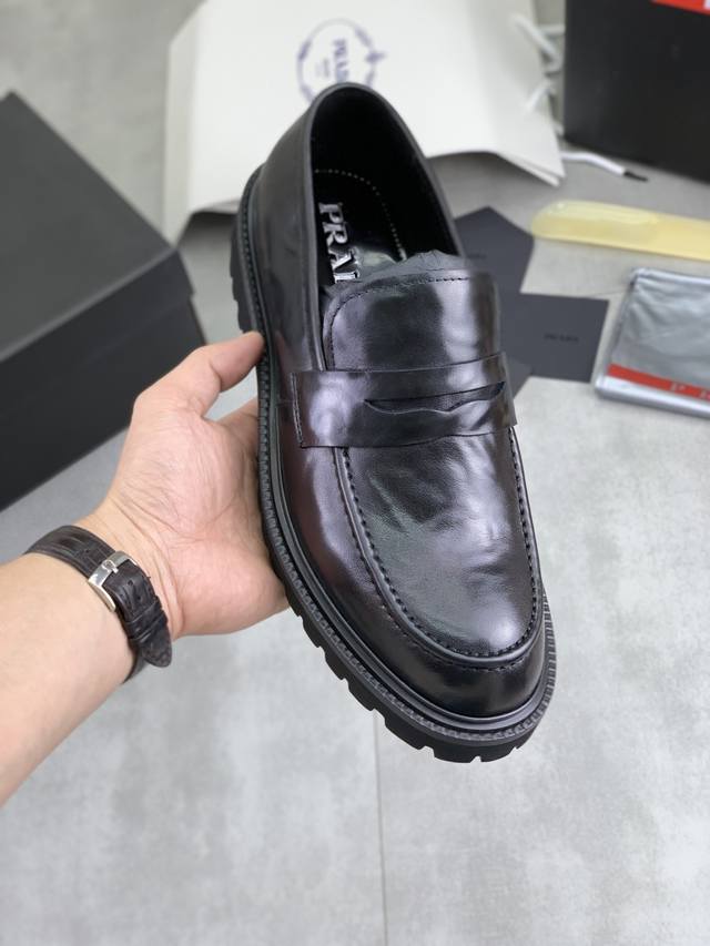 Factory price, real price, Prada top-tier version, new Prada casual leather shoe
