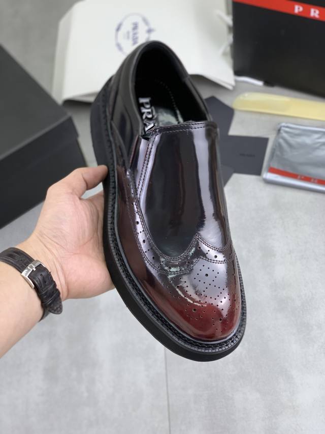 Factory price, real price, Prada top-tier version, new Prada casual leather shoe