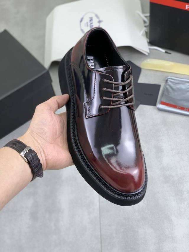 Factory price, real price, Prada top-tier version, new Prada casual leather shoe