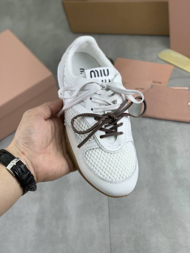 Factory price, top-tier version Miu Miu x New Balance NB530 casual sports shoes,