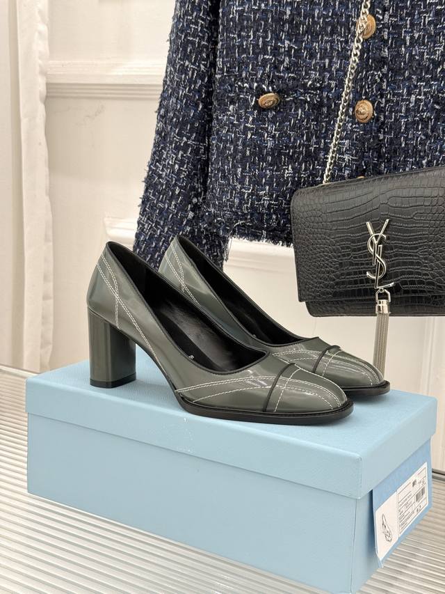 Factory Price Prada 26Wf Early Spring New Arrival Stitching High Heels Continuin