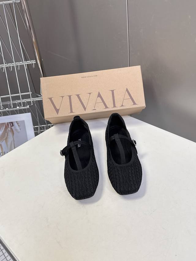 Vivaia, a niche brand, presents its latest Spring/Summer Mary Jane shoes. Recomm