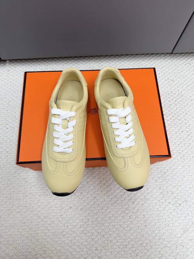 Hermes Classic Couple Casual Trainer Shoes! These casual shoes for couples featu