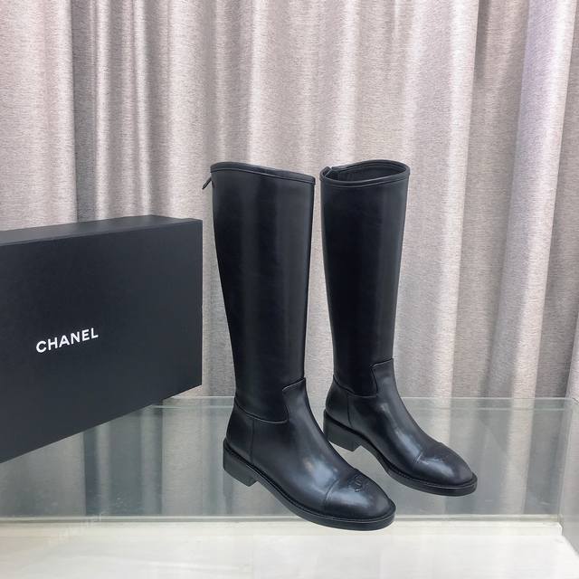 Chanel 25Ss Autumn/Winter New Chain Boots. Made with imported cowhide upper, she