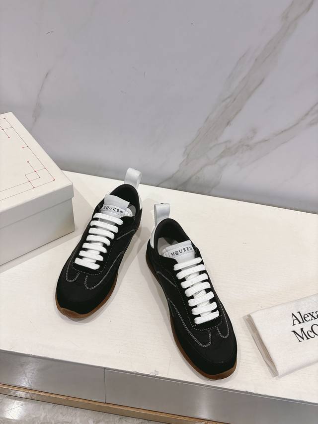 This new pair of Alexander McQueen shoes for couples | "The ultimate lazy perso This new pair of Alexander McQueen shoes for couples | "The ultimate lazy perso