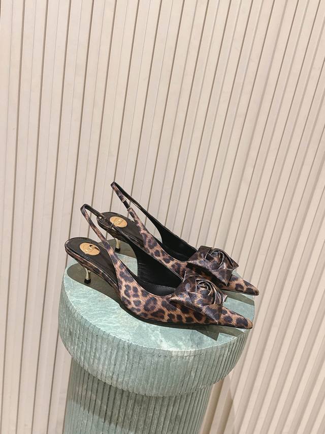 Top Version: Saint Laurent* YSL 26 Early Spring New Pointed Toe Butterfly Flower