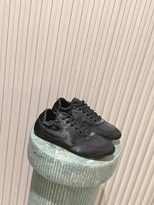 Top Version: Prada Classic Retro Sports Shoes/Training Shoes/Casual Shoes Featur