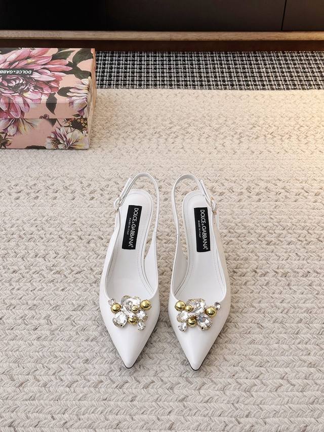 Patent Leather Metallic Heel Sandals When the mirror-like shine of patent leathe