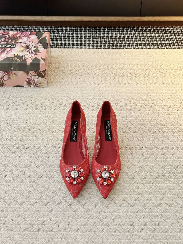 Lace and Rhinestone High-Heeled Sandals "Italian Romance" When the gentleness o